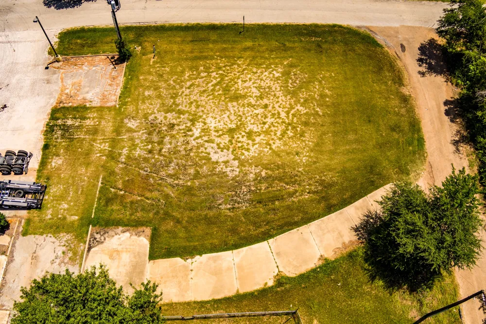 2705 W Main Street Gun Barrel City, TX 75156