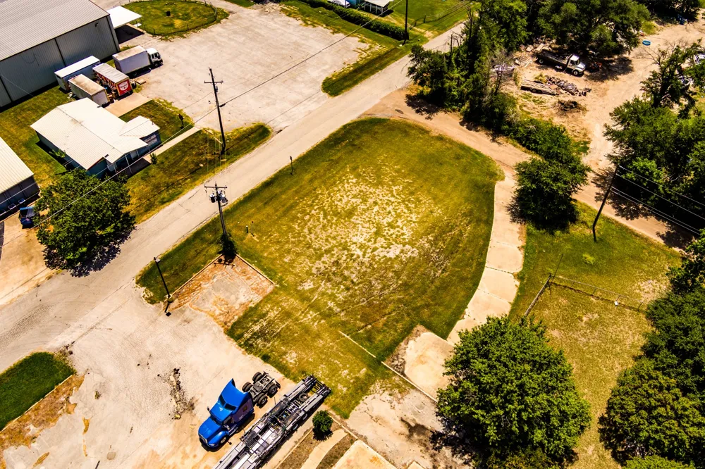 2705 W Main Street Gun Barrel City, TX 75156