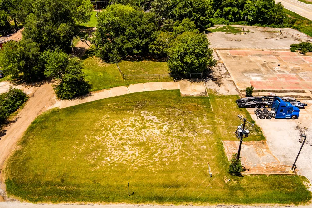 2705 W Main Street Gun Barrel City, TX 75156