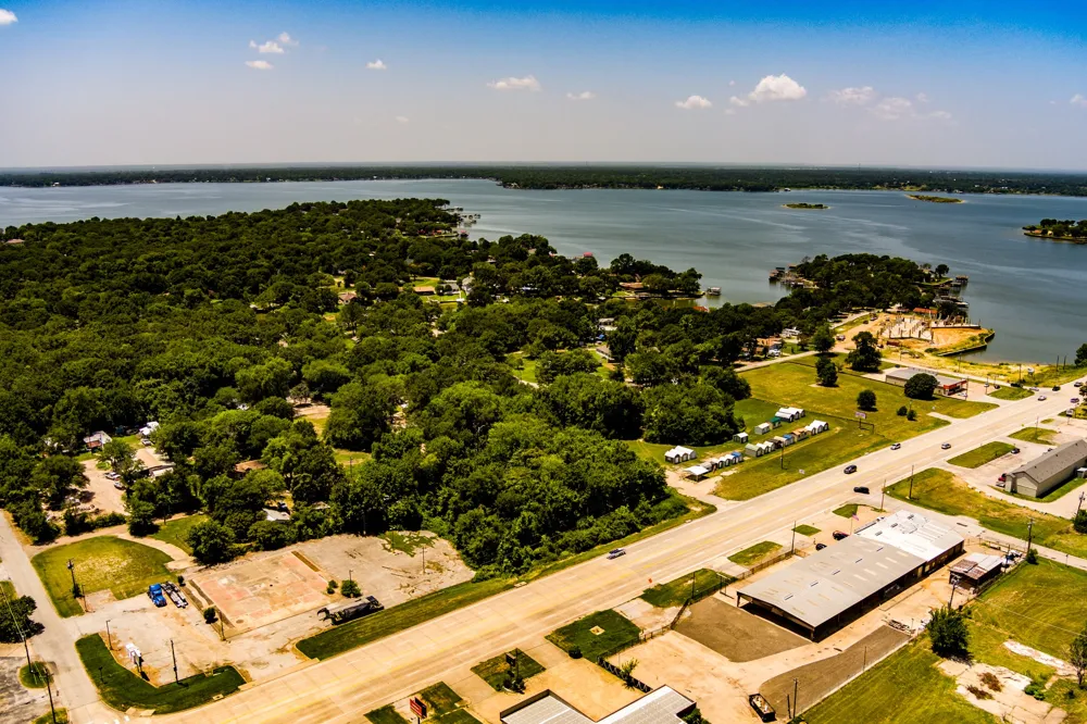 2705 W Main Street Gun Barrel City, TX 75156