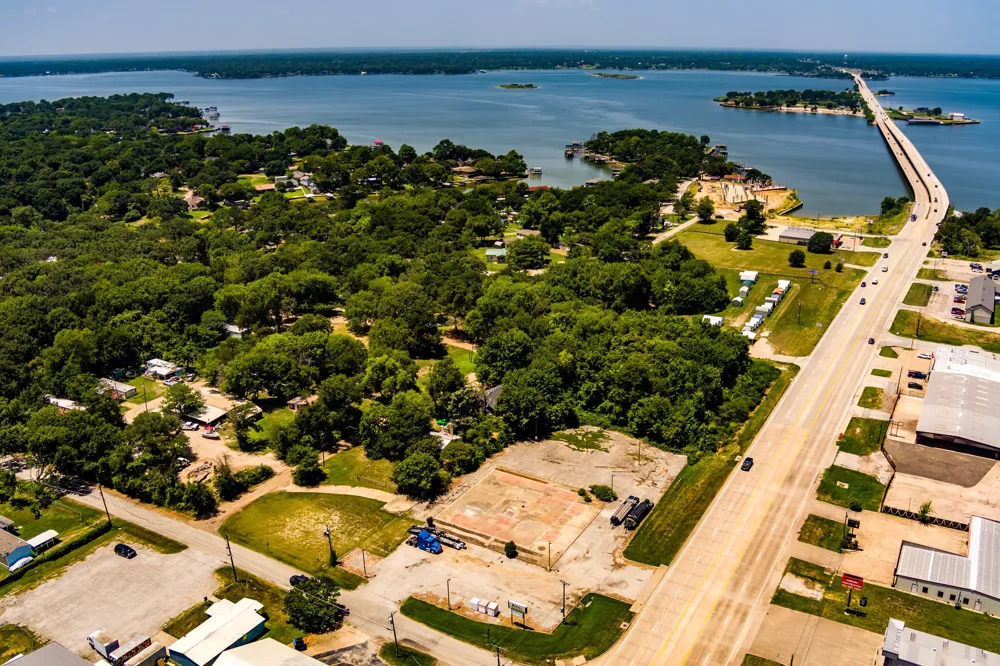 2705 W Main Street Gun Barrel City, TX 75156