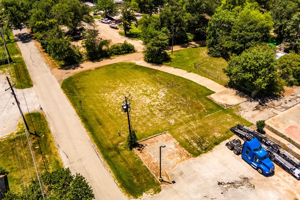 2705 W Main Street Gun Barrel City, TX 75156