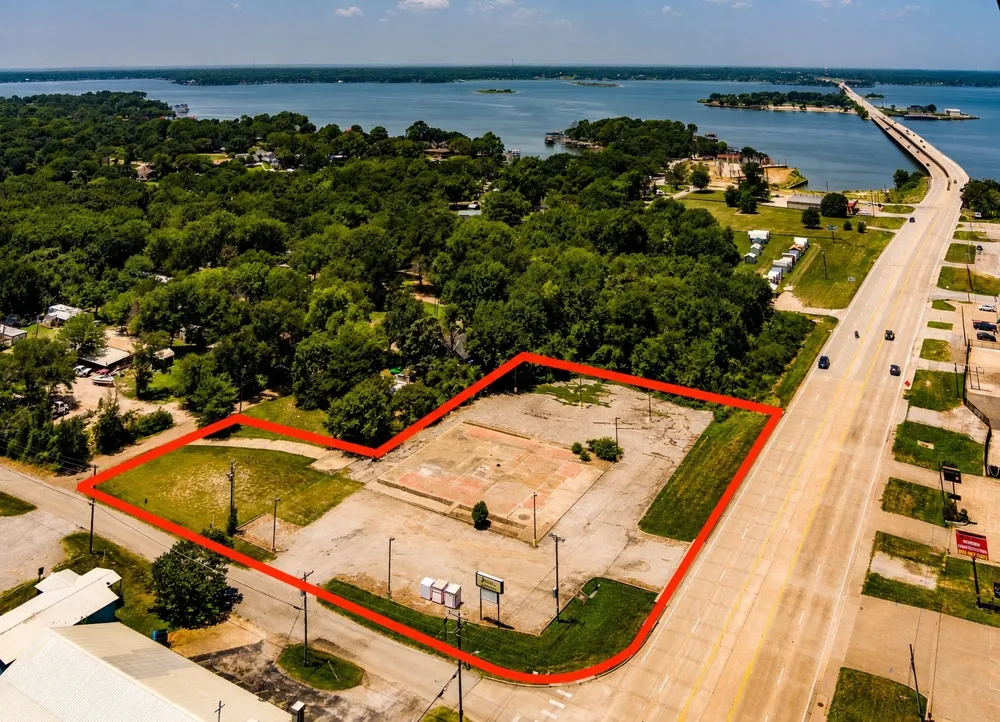 2705 W Main Street Gun Barrel City, TX 75156