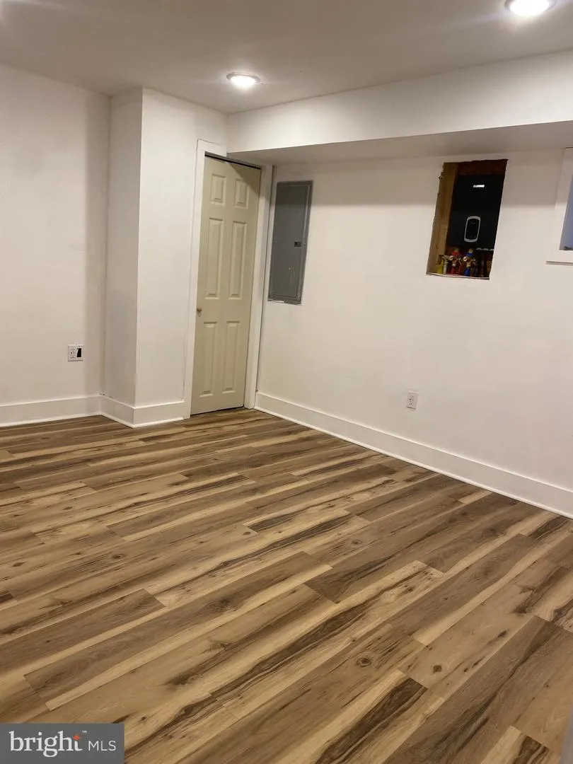 923 LINDLEY AVENUE Philadelphia, PA 19141