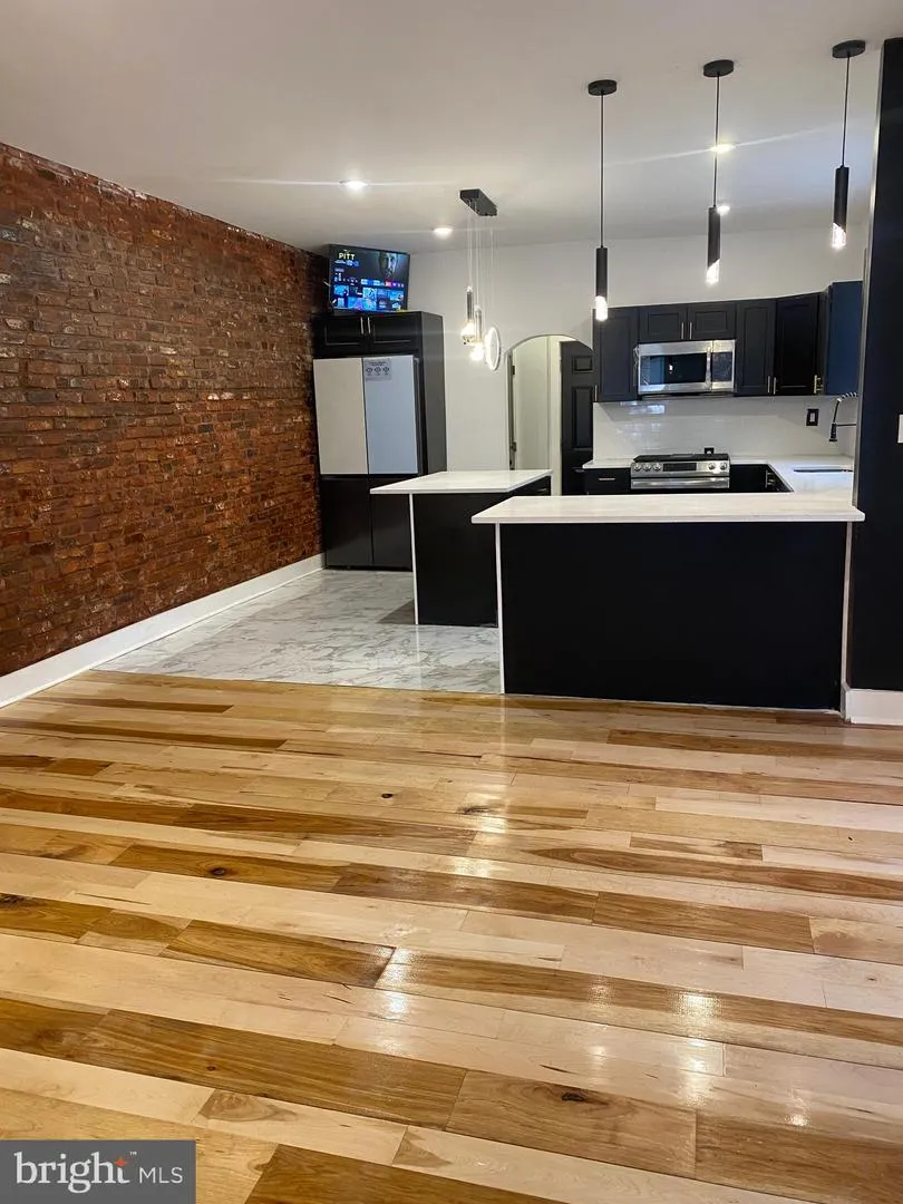 923 LINDLEY AVENUE Philadelphia, PA 19141