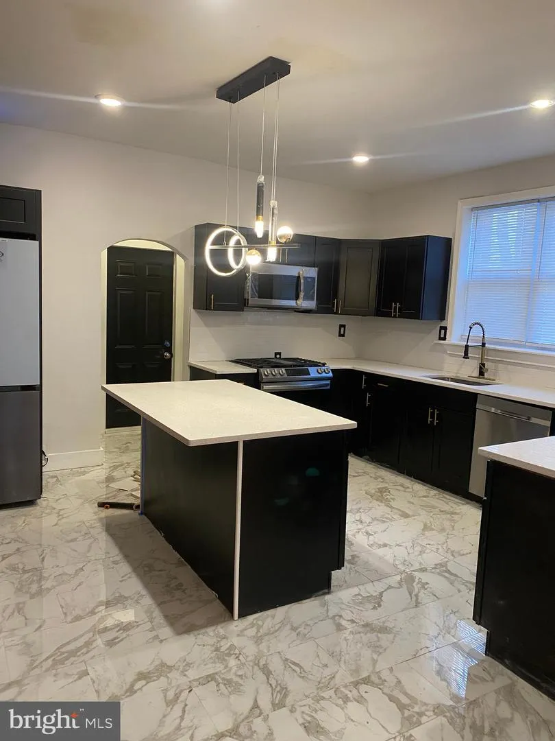 923 LINDLEY AVENUE Philadelphia, PA 19141