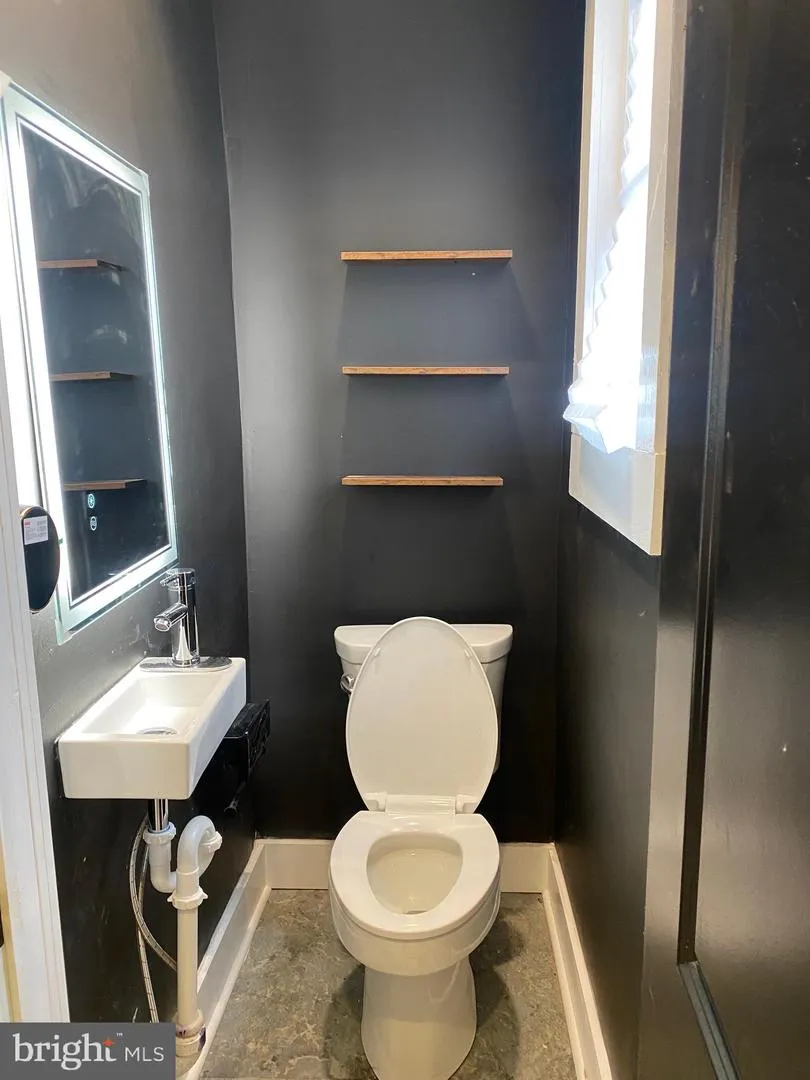 923 LINDLEY AVENUE Philadelphia, PA 19141