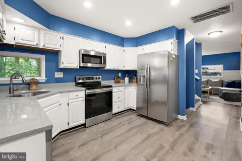 582 OCEAN PARKWAY