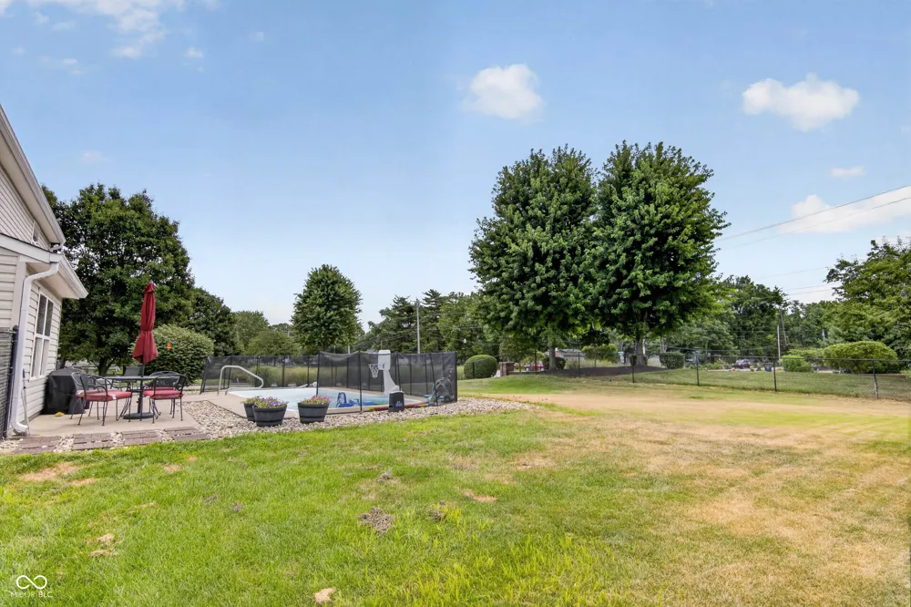 5507 Gainesway Drive Greenwood, IN 46142
