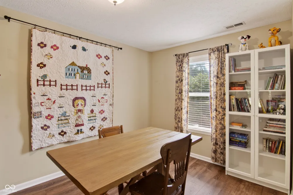 5507 Gainesway Drive Greenwood, IN 46142