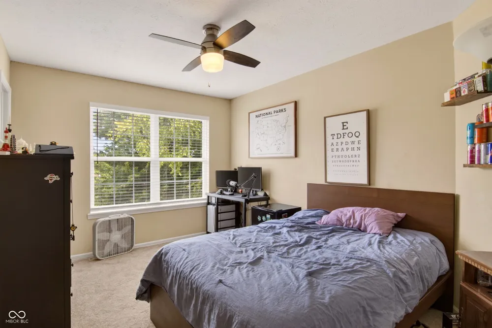 5507 Gainesway Drive Greenwood, IN 46142