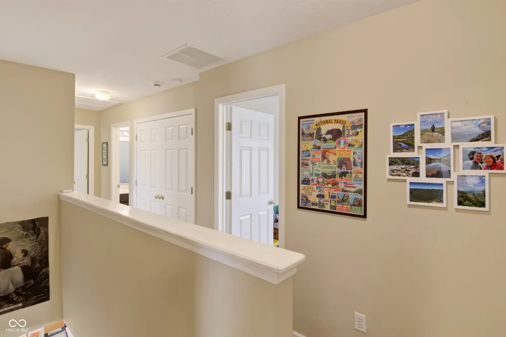 5507 Gainesway Drive Greenwood, IN 46142