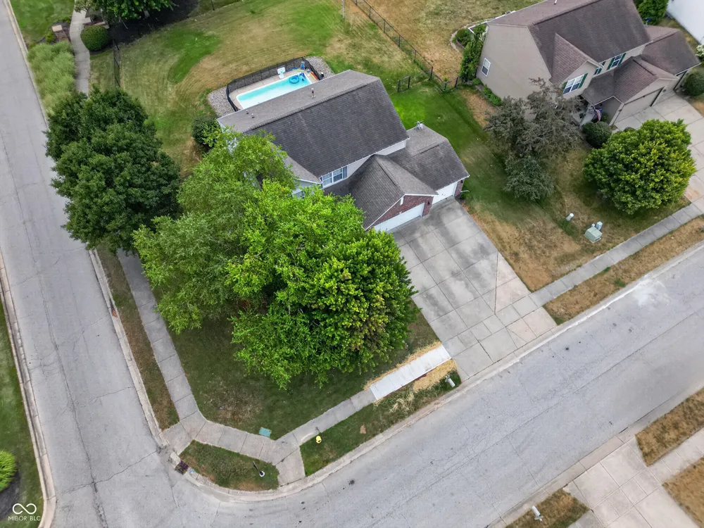 5507 Gainesway Drive Greenwood, IN 46142