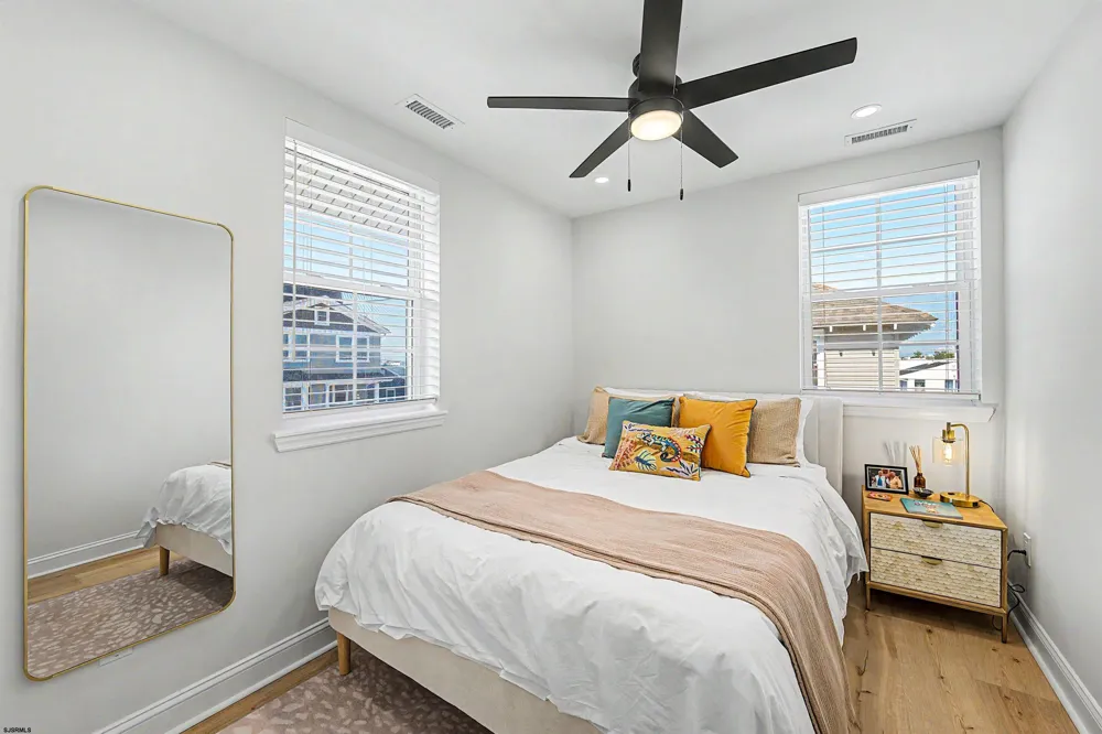 129 N New Haven Ave Ventnor, NJ 08406