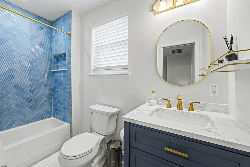 129 N New Haven Ave Ventnor, NJ 08406