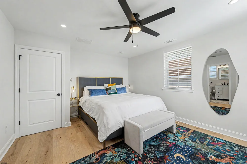129 N New Haven Ave Ventnor, NJ 08406