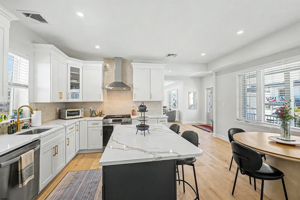 129 N New Haven Ave Ventnor, NJ 08406