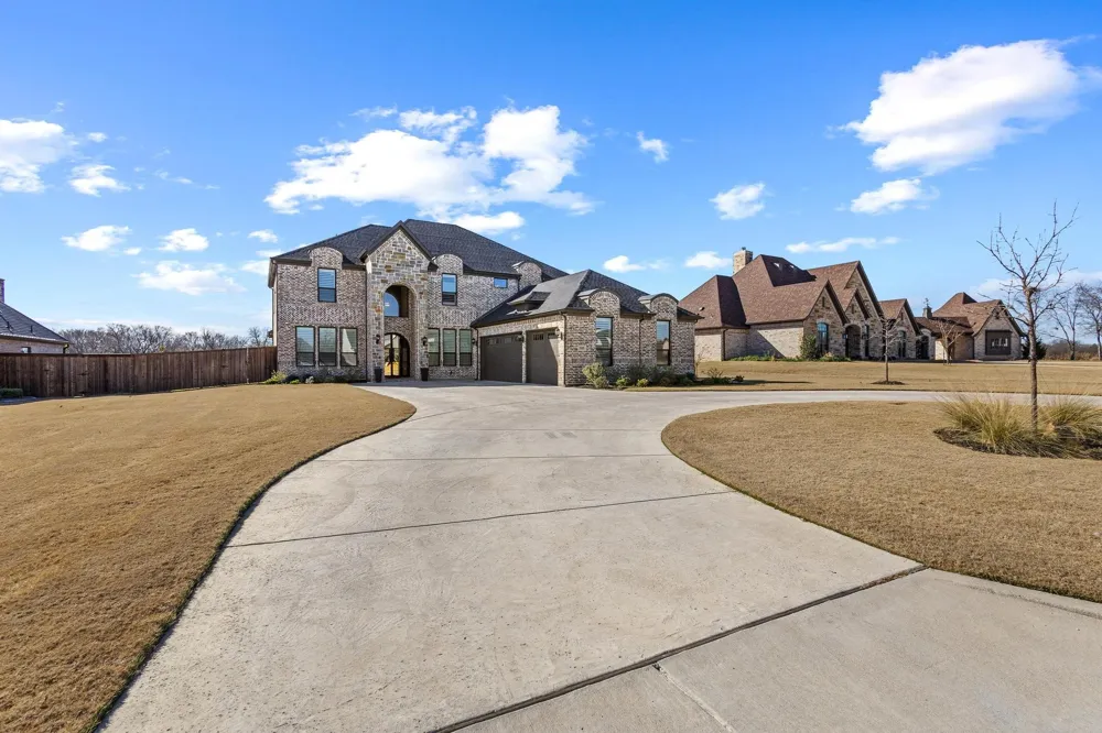 105 Shawnee Trail Pottsboro, TX 75076