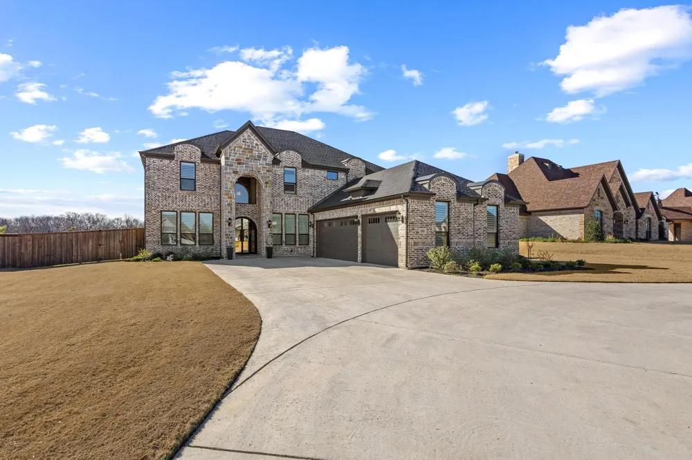 105 Shawnee Trail Pottsboro, TX 75076
