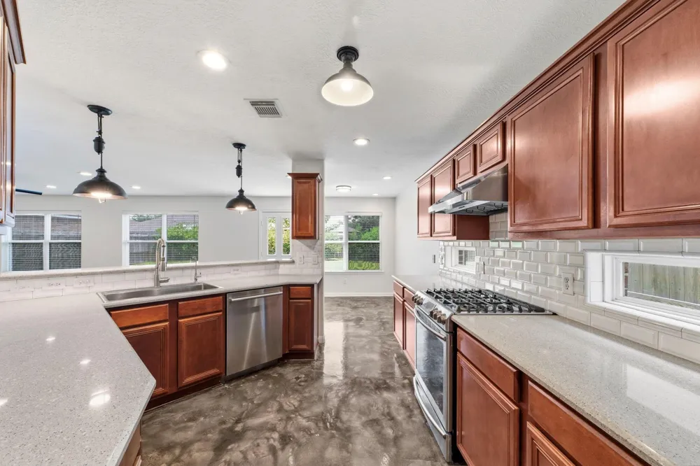 2609 Los Alamos Circle Deer Park, TX 77536