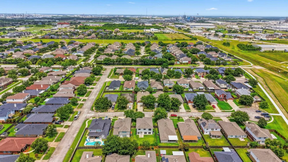 2609 Los Alamos Circle Deer Park, TX 77536