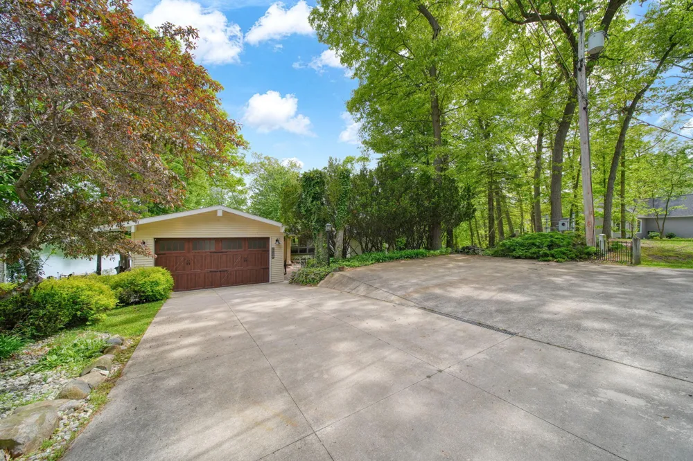 11901 Killarny Circle Jerome, MI 49249