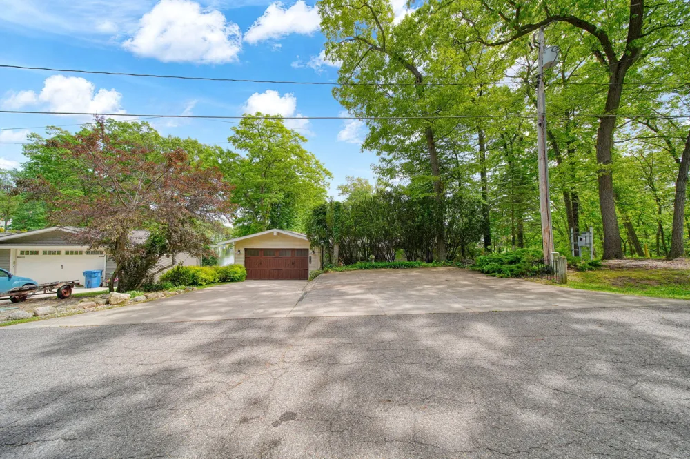 11901 Killarny Circle Jerome, MI 49249