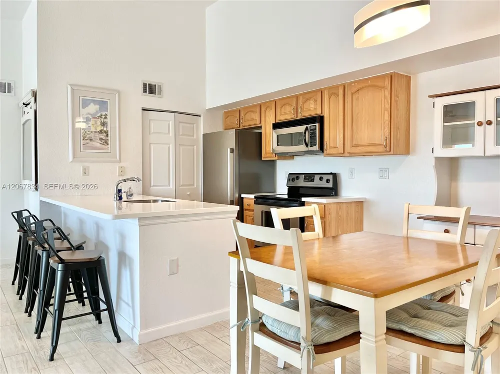 221 SW Palm Dr #306 Saint Lucie West, FL 34986