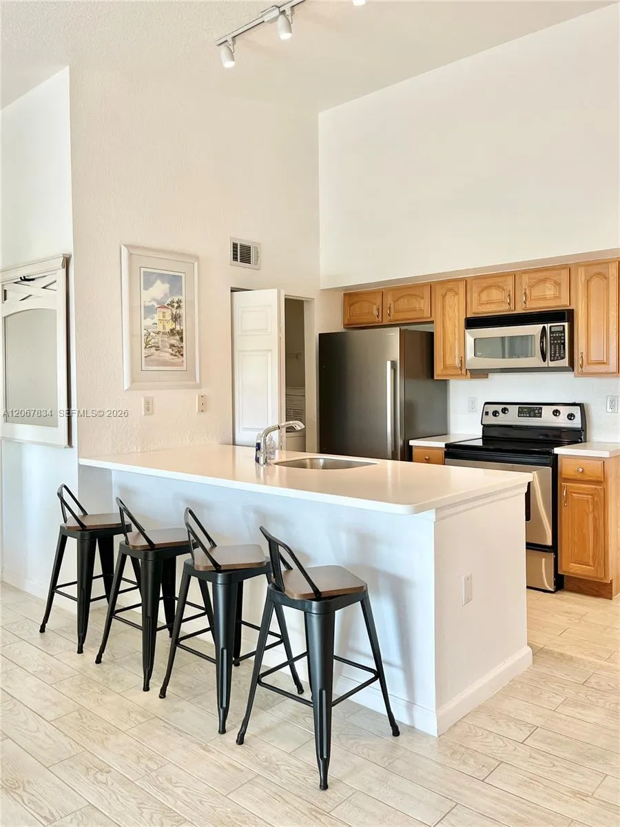 221 SW Palm Dr #306 Saint Lucie West, FL 34986