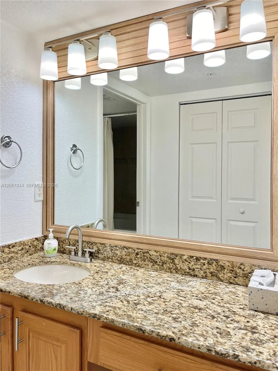 221 SW Palm Dr #306 Saint Lucie West, FL 34986