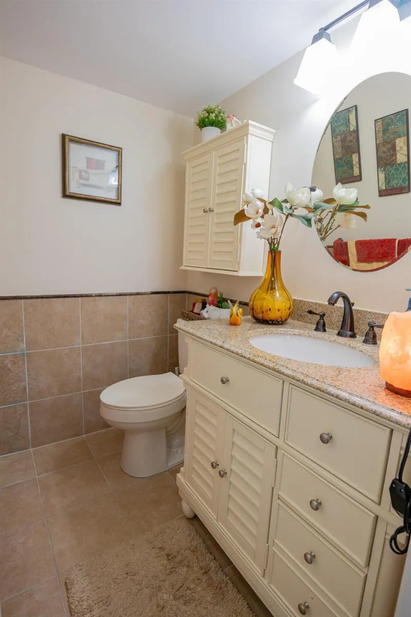 715 Lori Drive #303 Palm Springs, FL 33461