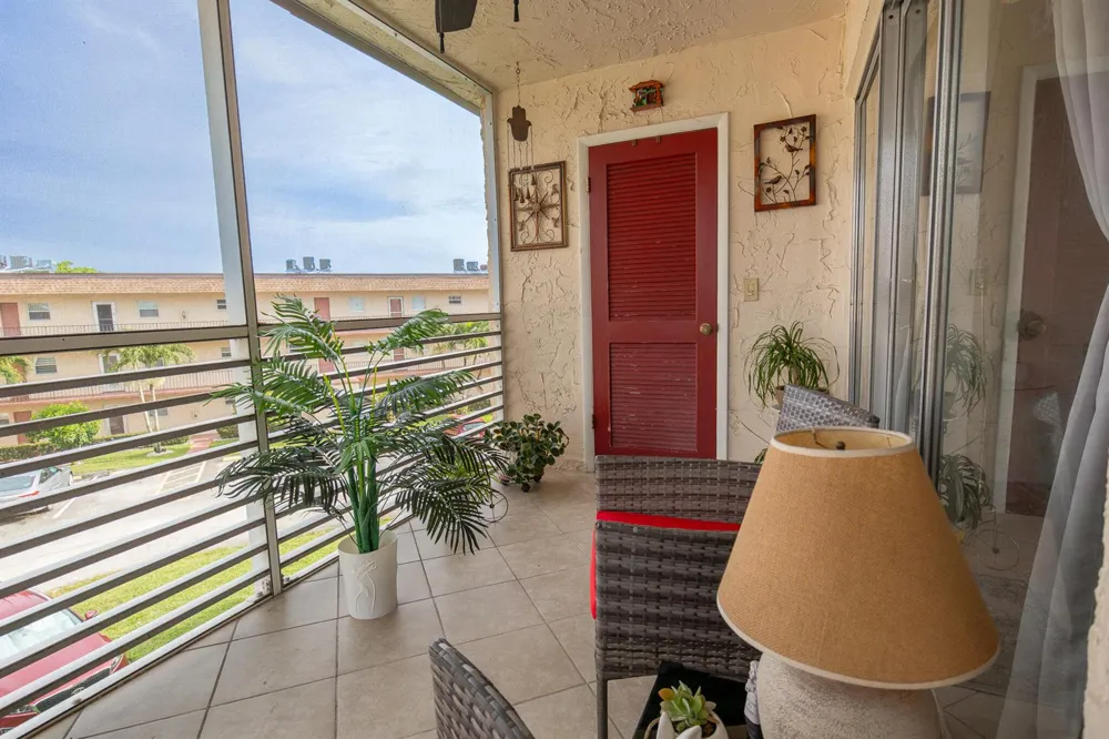 715 Lori Drive #303 Palm Springs, FL 33461