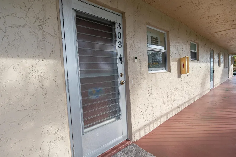715 Lori Drive #303 Palm Springs, FL 33461