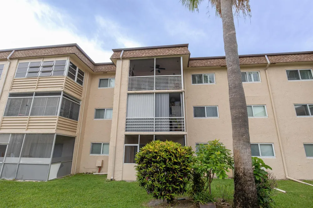 715 Lori Drive #303 Palm Springs, FL 33461