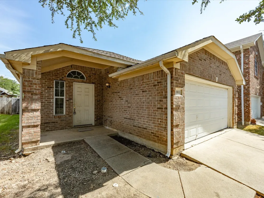 1011 Cruise Street Denton, TX 76207