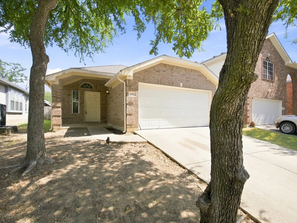 1011 Cruise Street Denton, TX 76207