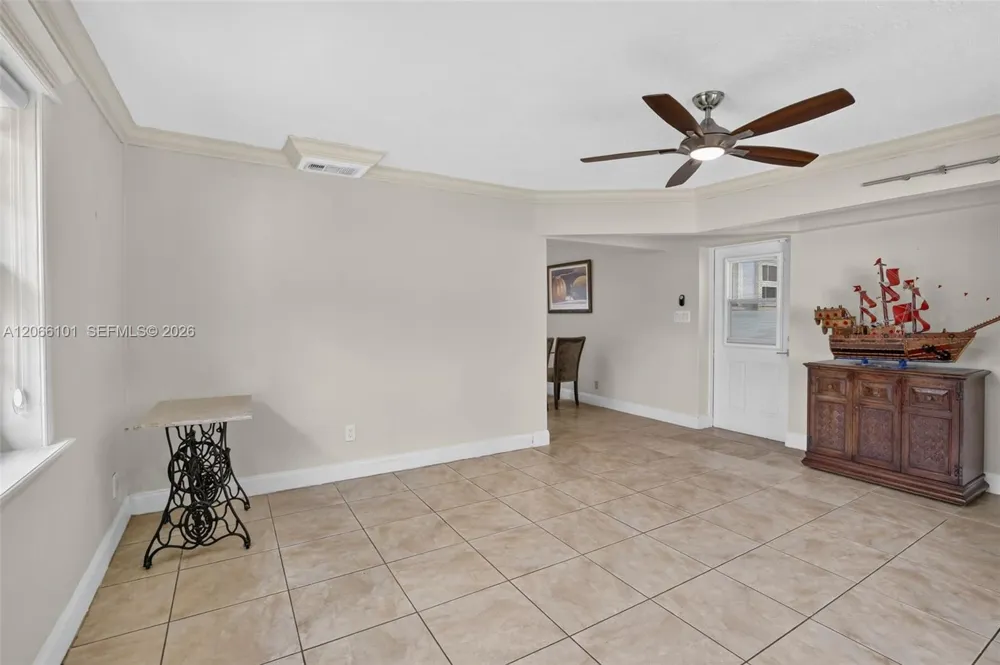 801 Ixora Ln Plantation, FL 33317