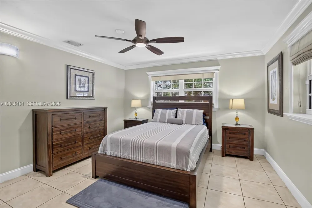 801 Ixora Ln Plantation, FL 33317