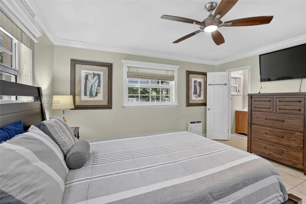 801 Ixora Ln Plantation, FL 33317