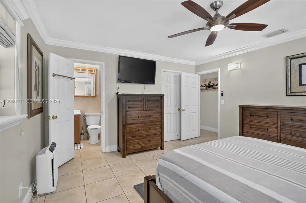 801 Ixora Ln Plantation, FL 33317