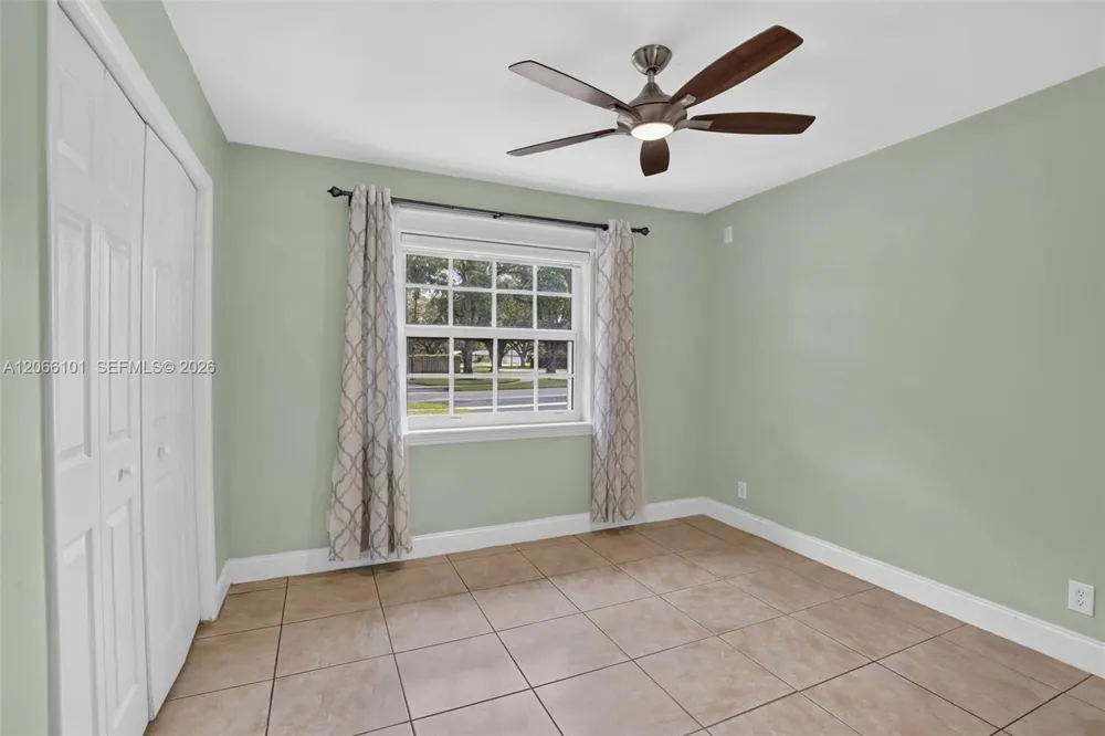 801 Ixora Ln Plantation, FL 33317
