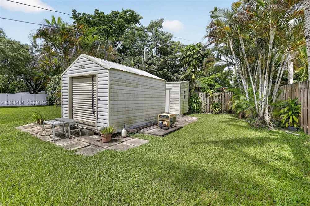 801 Ixora Ln Plantation, FL 33317