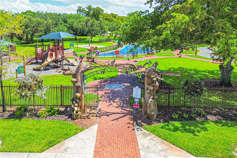 801 Ixora Ln Plantation, FL 33317
