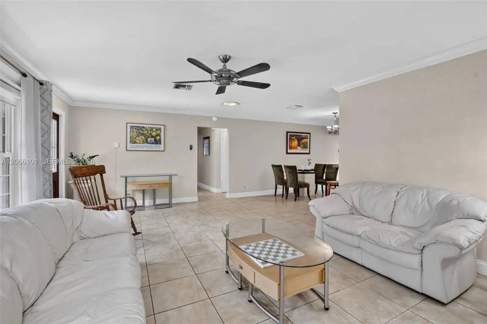 801 Ixora Ln Plantation, FL 33317