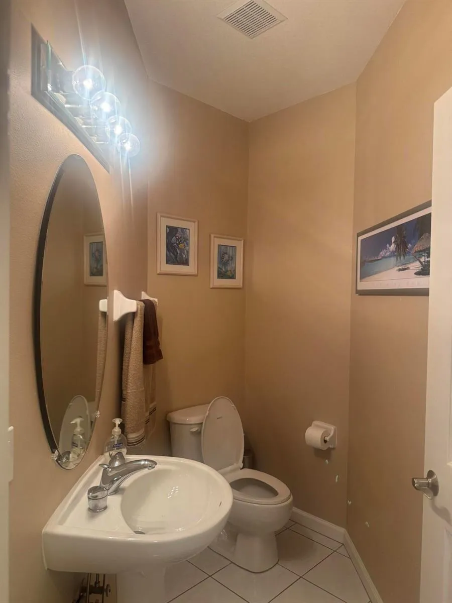 8235 MULLIGAN CIRCLE #3512 Port St. Lucie, FL 34986
