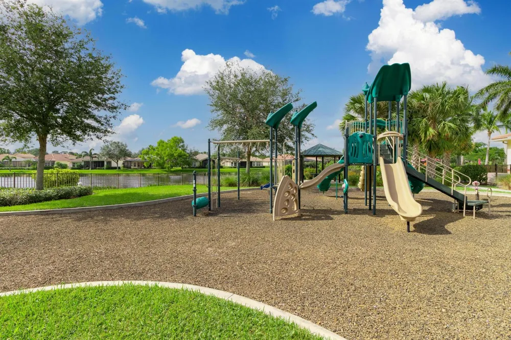 8235 MULLIGAN CIRCLE #3512 Port St. Lucie, FL 34986