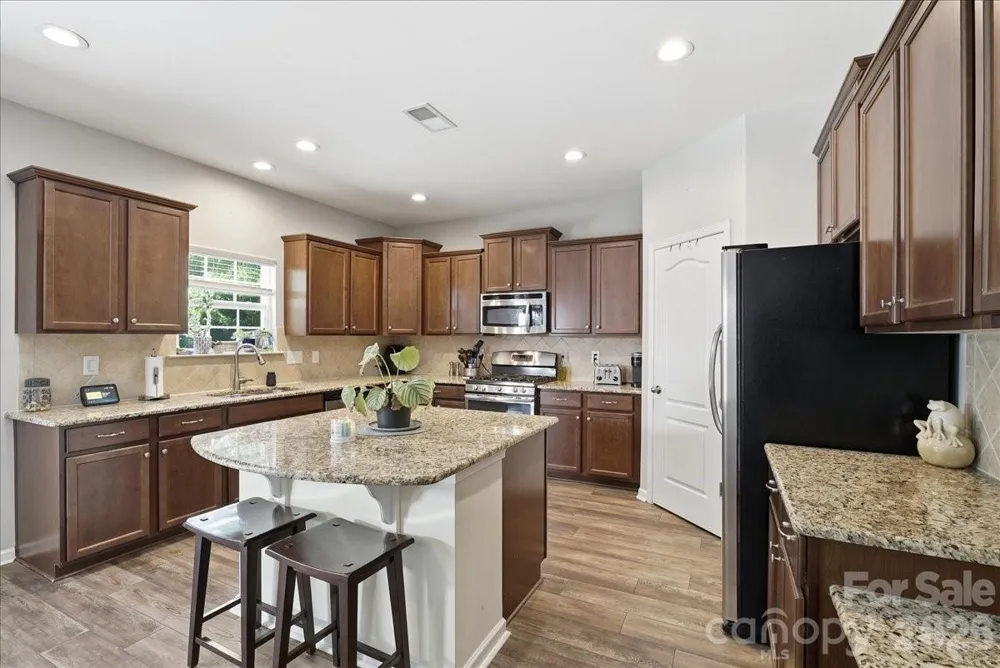 3829 Franklin Meadows Drive Matthews, NC 28105