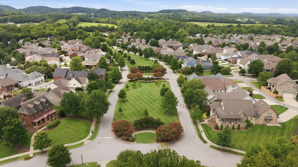 3388 Vinemont Drive Thompsons Station, TN 37179