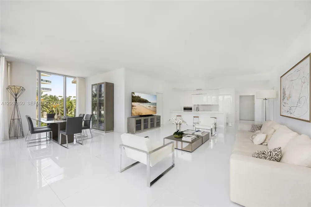 801 S Pointe Dr #301 Miami Beach, FL 33139