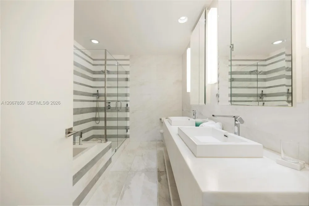801 S Pointe Dr #301 Miami Beach, FL 33139